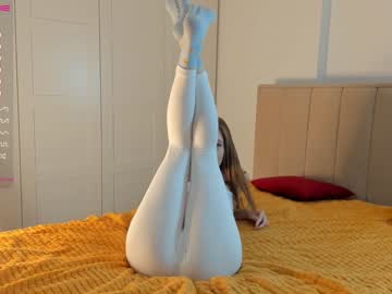 webcam girl carolynsveronica live cam image #5800328