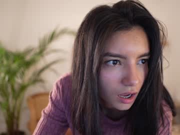 webcam girl urcutelinda live cam image #6873580