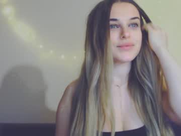 webcam girl petit_kaka live cam image #646321