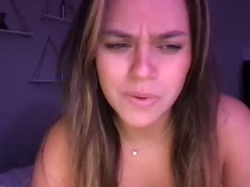 webcam girl shellylynn98 live cam image #2846380