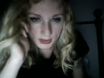 webcam girl kyliemetalgirl2002 live cam image #220165
