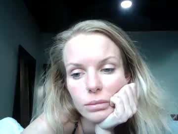 webcam girl carinablair777 live cam image #7022011