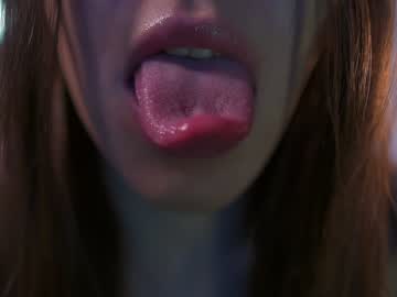 webcam girl lucie_beltran live cam image #5775760