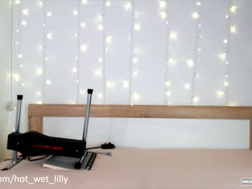 webcam girl hot_wet_lilly live cam image #3252550