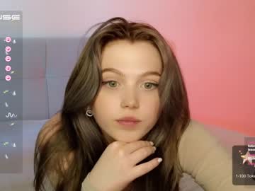 webcam girl small_blondee live cam image #4559793