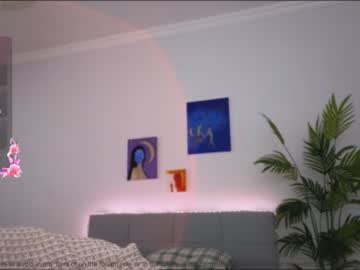 webcam girl small_blondee live cam image #6931373