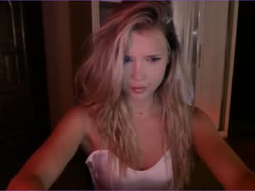 webcam girl bitter_moon live cam image #3232594