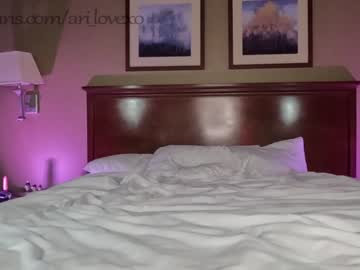 webcam couple ari_lovexo live cam image #4543377