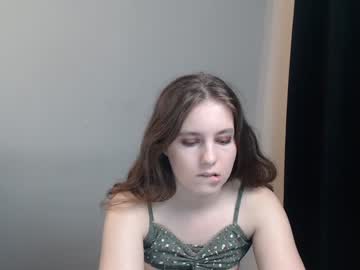 webcam girl mija_mari live cam image #3172200