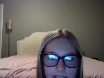 webcam girl lilly_starrr live cam image #7045832