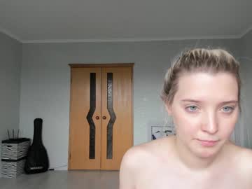 webcam girl belle_ellie live cam image #4811598