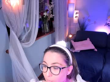webcam girl littlee33 live cam image #3776665