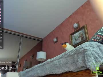 webcam girl bestblondiiecb live cam image #3624173