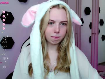 webcam girl small_blondee live cam image #4260804