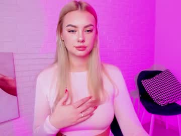 webcam girl 8a8y_nura live cam image #981643