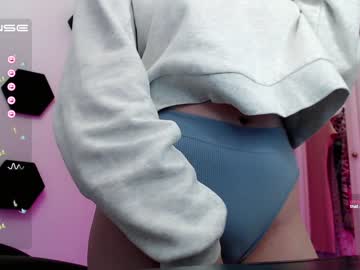 webcam girl small_blondee live cam image #4337990