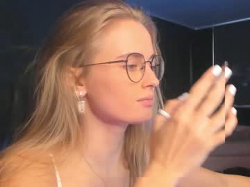 webcam girl linellali live cam image #2935356