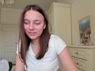webcam girl eleonora_linn live cam image #2419448