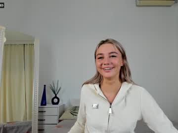 webcam girl lilly_mattsson live cam image #4613299