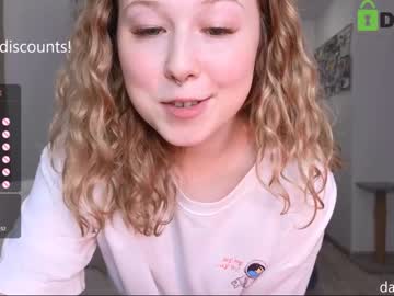 webcam girl lottie_shine live cam image #6597598