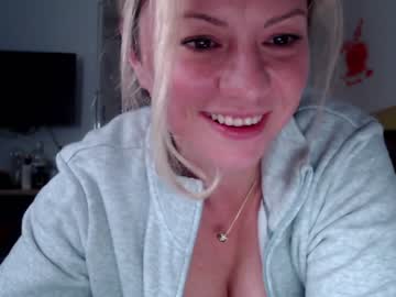 webcam girl kiradivine live cam image #1768449