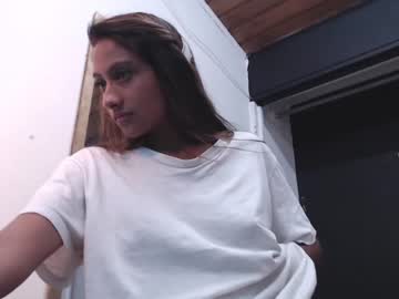 webcam girl strawberry_7245 live cam image #1233128