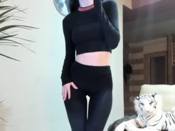 webcam girl sofiaandwonderland live cam image #2300884