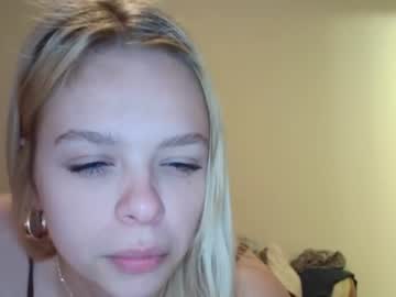 webcam girl cindyloulou1 live cam image #3985800
