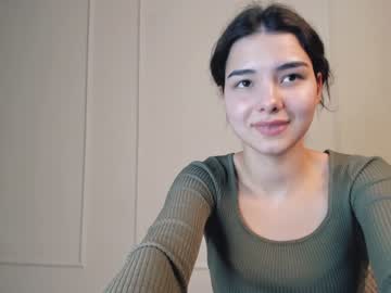 webcam girl laa_ura live cam image #6596361