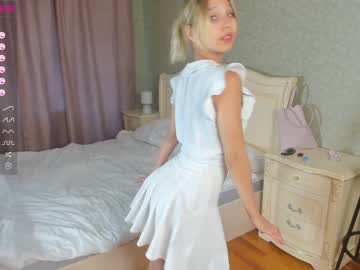 webcam girl mooon_and_sun live cam image #5046080