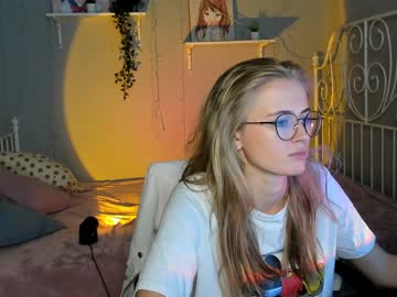 webcam girl linellali live cam image #2526690