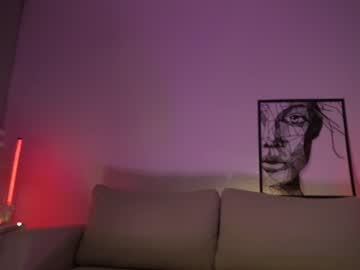 webcam girl lucie_beltran live cam image #3792810