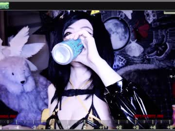 webcam girl those_darn_frigs live cam image #564655