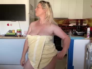 webcam girl kiradivine live cam image #4852302