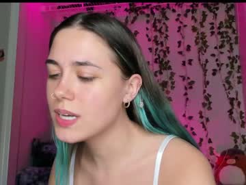 webcam girl fairyinthewild live cam image #5440734