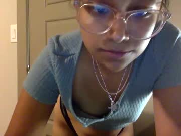 webcam girl rleah832 live cam image #7032786