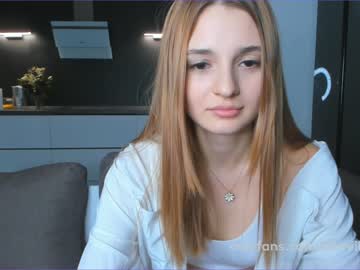 webcam girl your__voice live cam image #661973