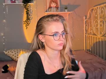 webcam girl linellali live cam image #2519796