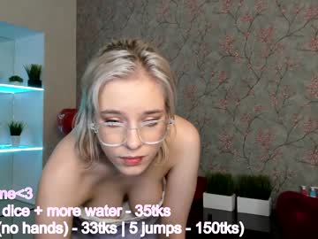 webcam girl joyce_coy live cam image #3810482