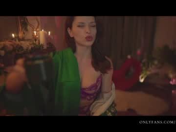 webcam girl lucieoude_ live cam image #3211620