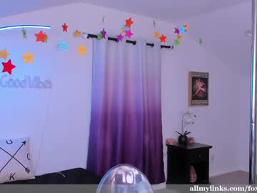 webcam girl foxy_gamer live cam image #4850556