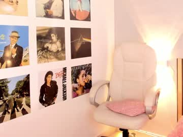 webcam girl little_effy18 live cam image #4806733