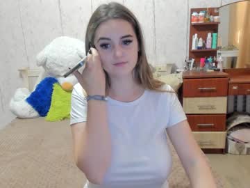 webcam girl emmika_ live cam image #2825727