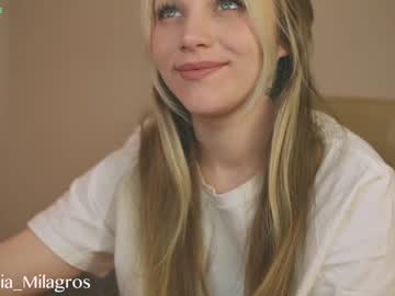 webcam girl mia_milagros live cam image #4079481