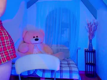 webcam girl littlee_kit1y live cam image #2756627