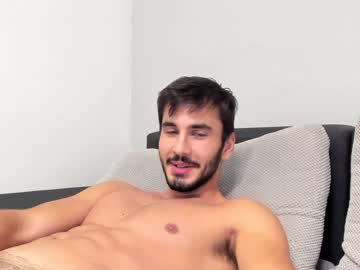 webcam man hola_hola_555 live cam image #375910