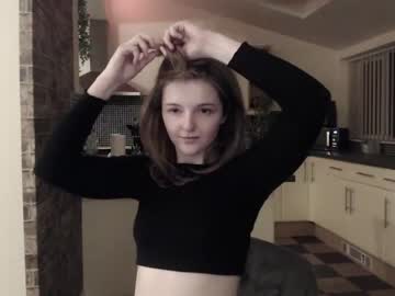 webcam girl lucydelovely live cam image #3548535