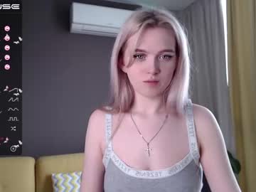 webcam girl small_blondee live cam image #1656759