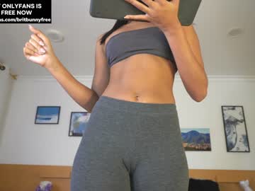 webcam girl camilitasu live cam image #5474042
