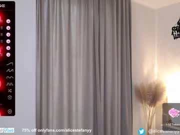 webcam girl smileyouarehere live cam image #5635616